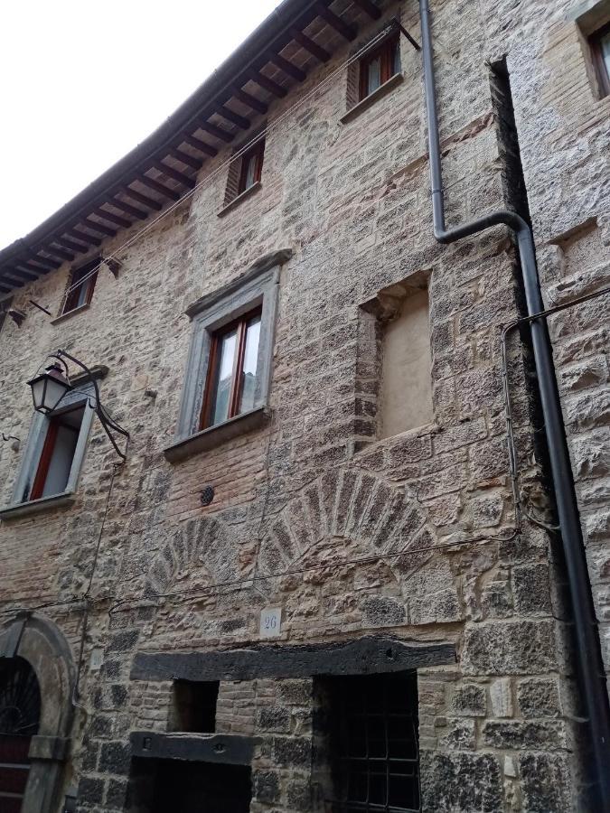 La Dimora Di Pietra Lejlighed Gubbio Eksteriør billede