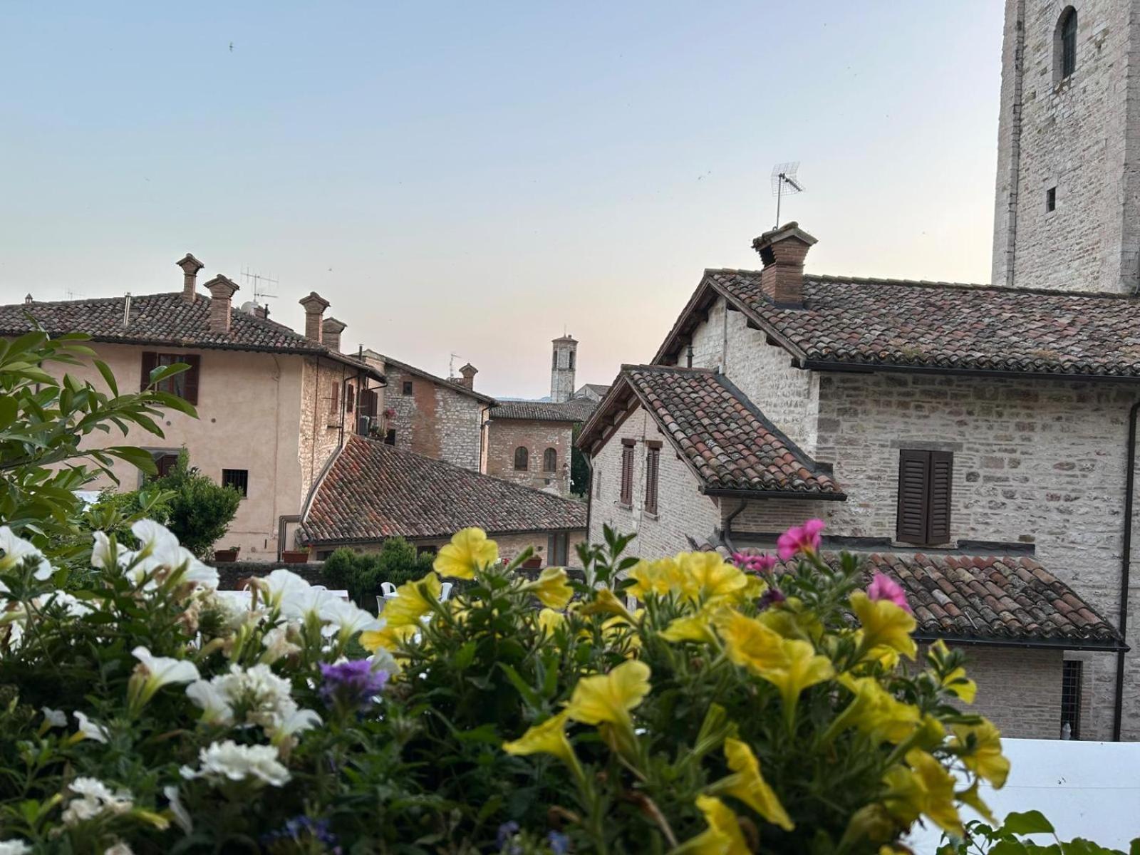 La Dimora Di Pietra Lejlighed Gubbio Eksteriør billede
